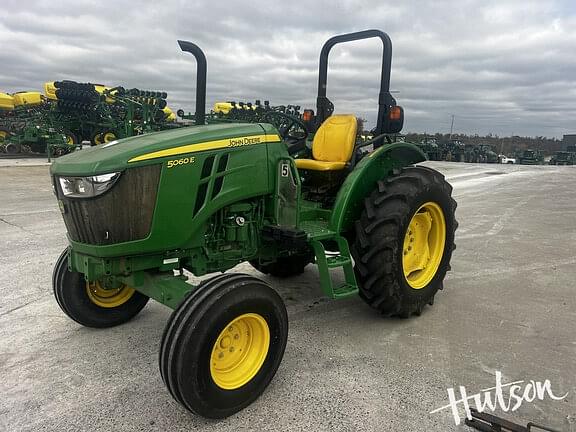 Image of John Deere 5060E equipment image 1