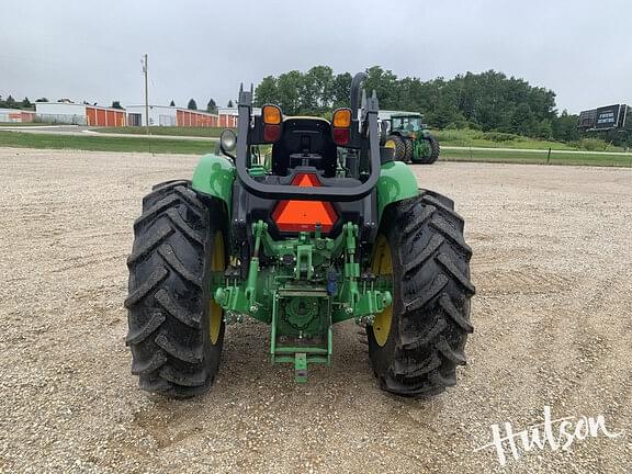 Image of John Deere 5060E equipment image 4