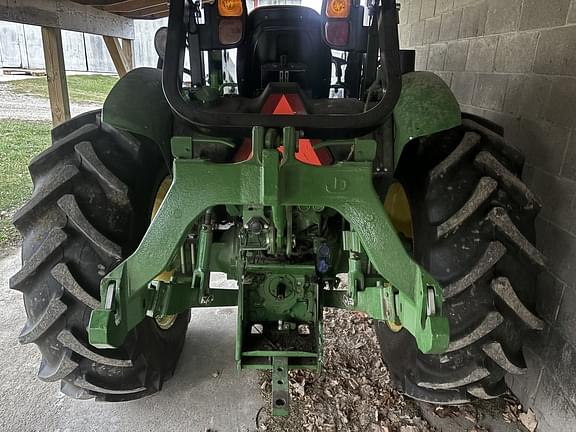 Image of John Deere 5060E equipment image 1