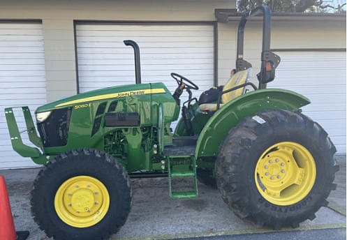 Image of John Deere 5060E equipment image 1