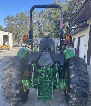 Image of John Deere 5060E equipment image 3