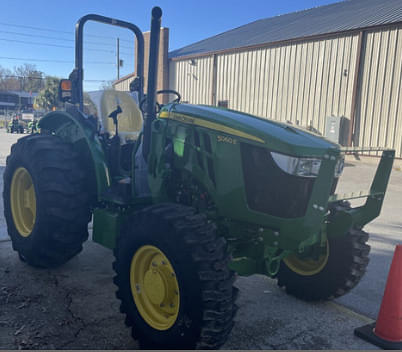 Image of John Deere 5060E equipment image 4