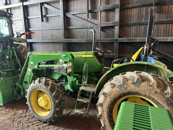 Image of John Deere 5060E equipment image 3