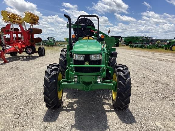 Image of John Deere 5060E equipment image 1