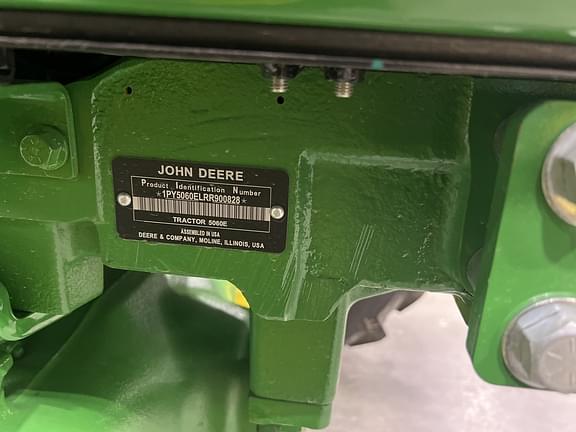 Image of John Deere 5060E equipment image 4