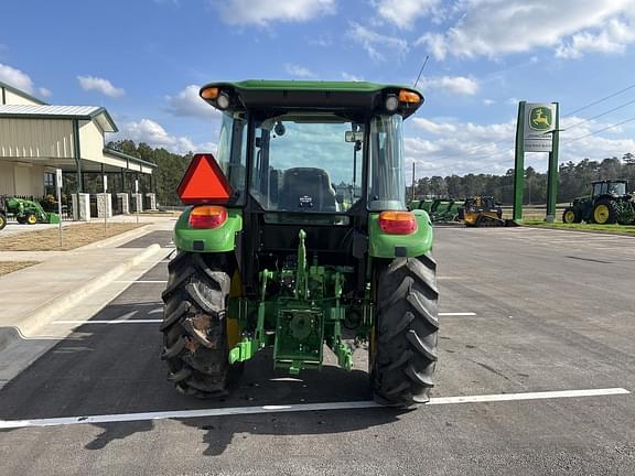 Image of John Deere 5060E equipment image 1