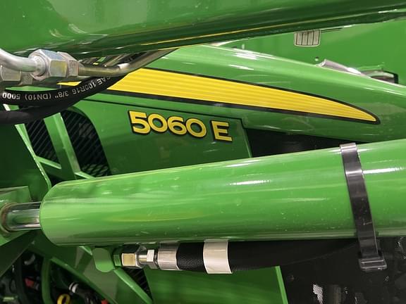 Image of John Deere 5060E equipment image 3