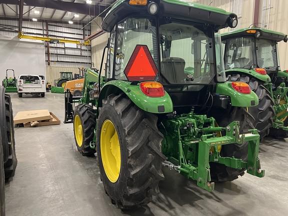 Image of John Deere 5060E equipment image 2