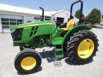 Main image John Deere 5060E