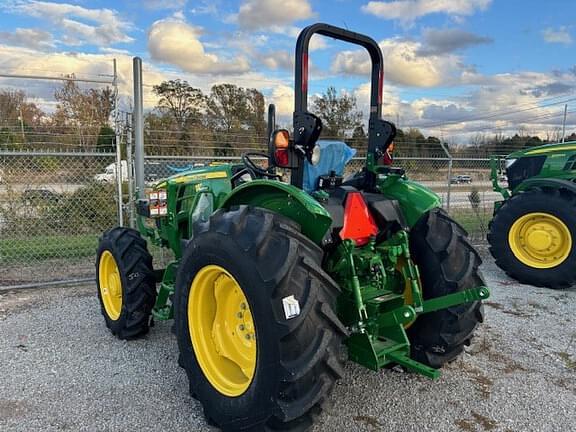 Image of John Deere 5060E equipment image 3