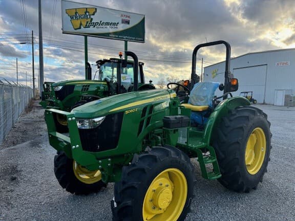 Image of John Deere 5060E equipment image 1