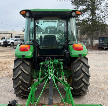Image of John Deere 5060E equipment image 4