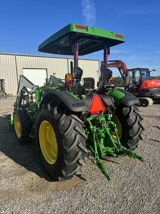Image of John Deere 5060E equipment image 3