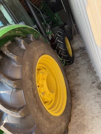 Image of John Deere 5060E equipment image 4