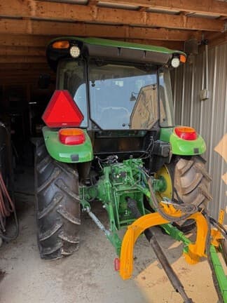 Image of John Deere 5060E equipment image 3
