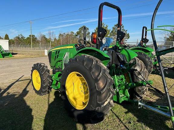 Image of John Deere 5060E equipment image 3