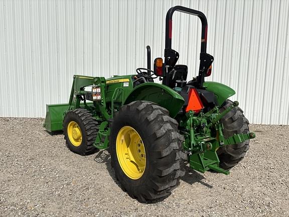 Image of John Deere 5060E equipment image 2
