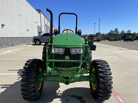 Image of John Deere 5060E equipment image 1