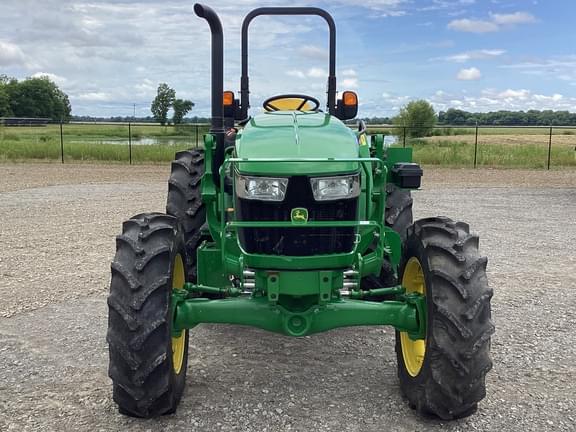 Image of John Deere 5060E equipment image 1