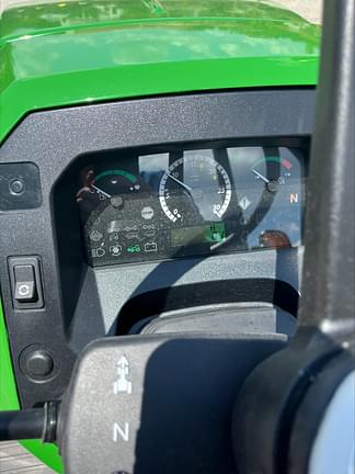 Image of John Deere 5060E equipment image 2