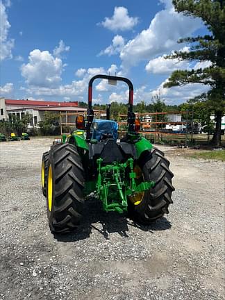 Image of John Deere 5060E equipment image 1