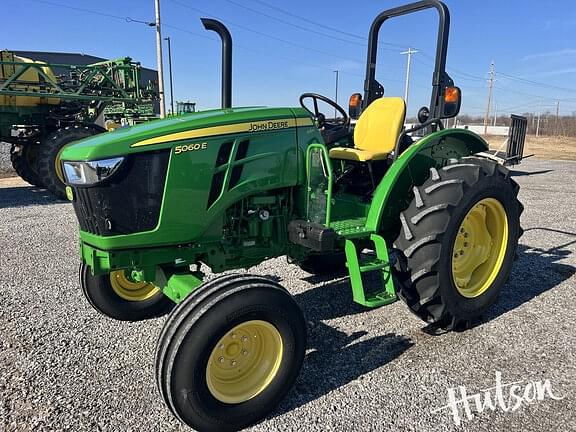 Image of John Deere 5060E equipment image 1