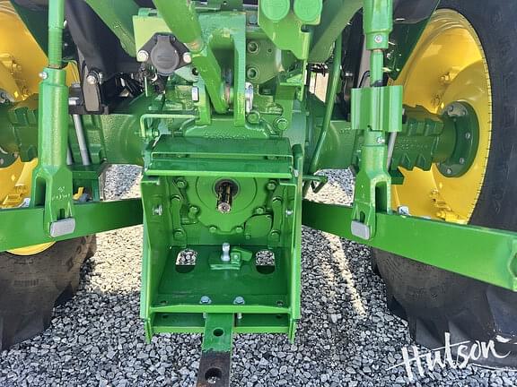 Image of John Deere 5060E equipment image 4