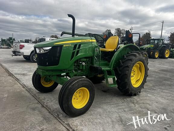 Image of John Deere 5060E equipment image 1