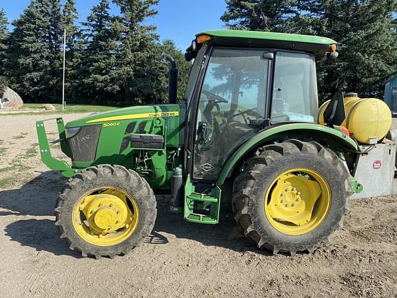 Image of John Deere 5060E equipment image 1