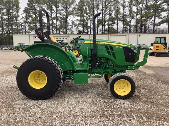 Image of John Deere 5060E equipment image 3