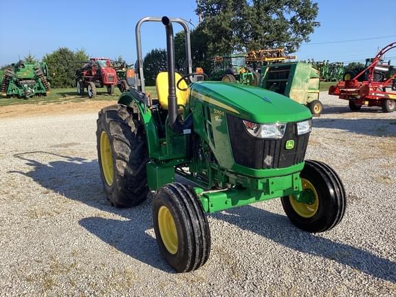 Image of John Deere 5060E equipment image 2