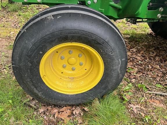 Image of John Deere 5060E equipment image 2