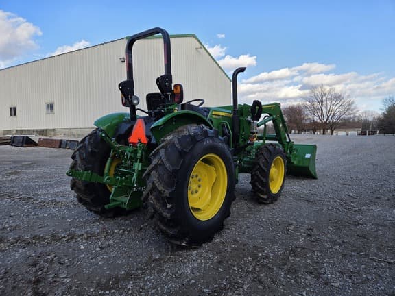 Image of John Deere 5060E equipment image 4