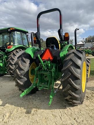 Image of John Deere 5060E equipment image 3