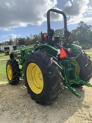 Image of John Deere 5060E equipment image 4