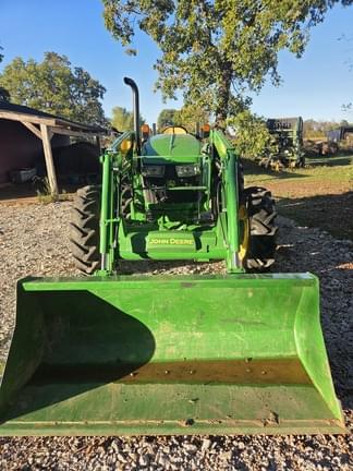 Image of John Deere 5060E equipment image 1