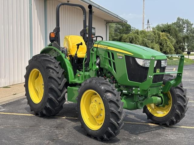 Image of John Deere 5060E equipment image 2