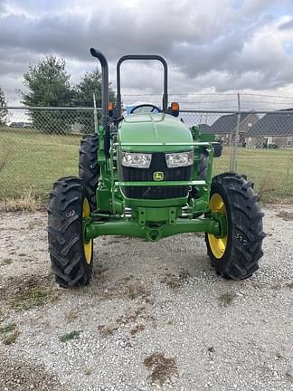 Image of John Deere 5060E equipment image 4