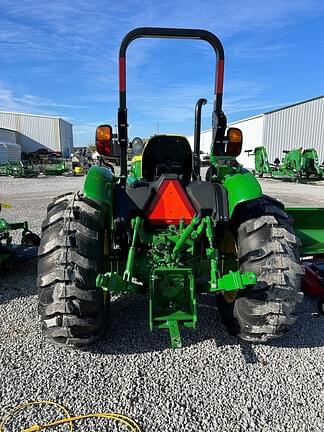Image of John Deere 5060E equipment image 4