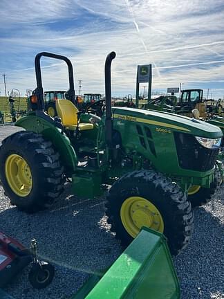 Image of John Deere 5060E equipment image 1