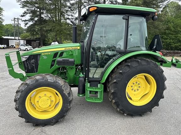 Image of John Deere 5060E equipment image 2