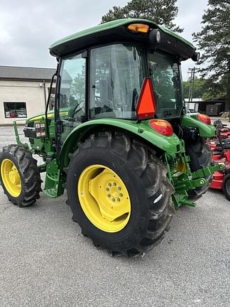 Image of John Deere 5060E equipment image 3