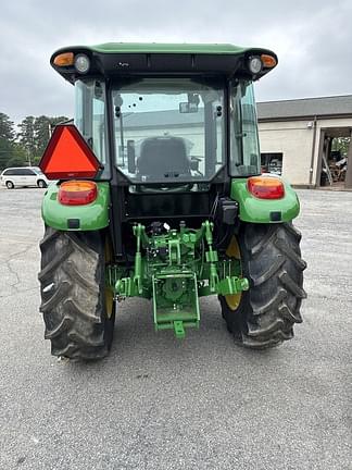 Image of John Deere 5060E equipment image 4