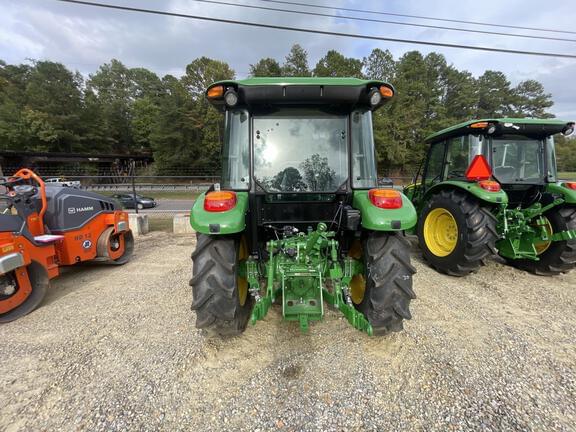 Image of John Deere 5060E equipment image 2