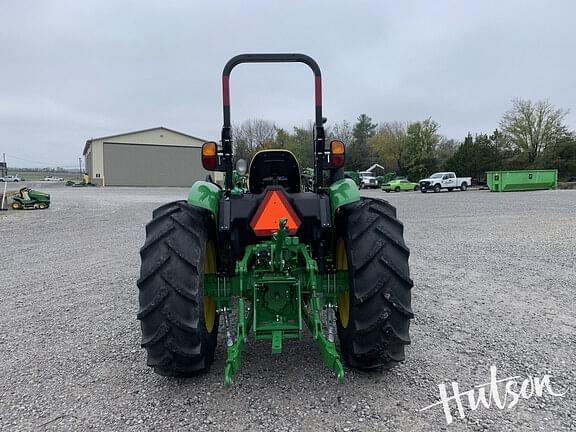 Image of John Deere 5060E equipment image 4