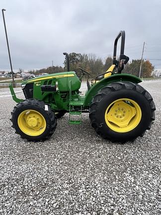 Image of John Deere 5060E equipment image 4