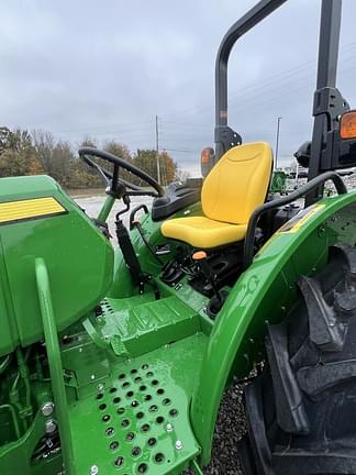 Image of John Deere 5060E equipment image 2