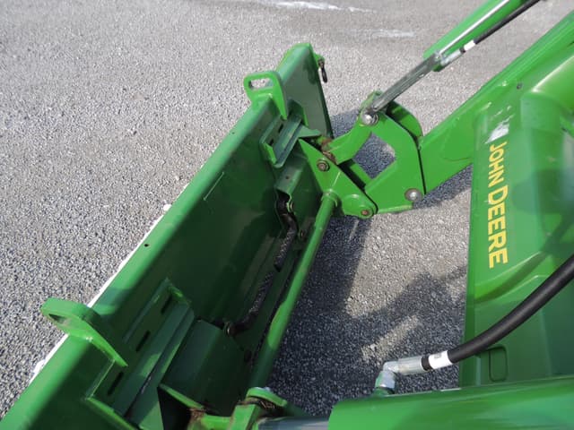 Image of John Deere 5060E equipment image 4