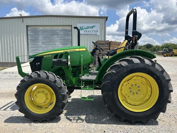 Image of John Deere 5060E equipment image 1