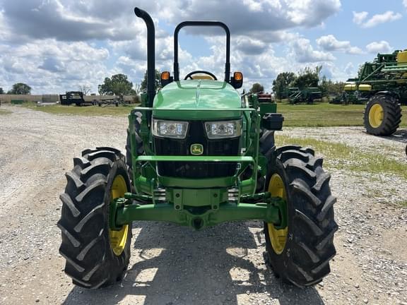 Image of John Deere 5060E equipment image 2